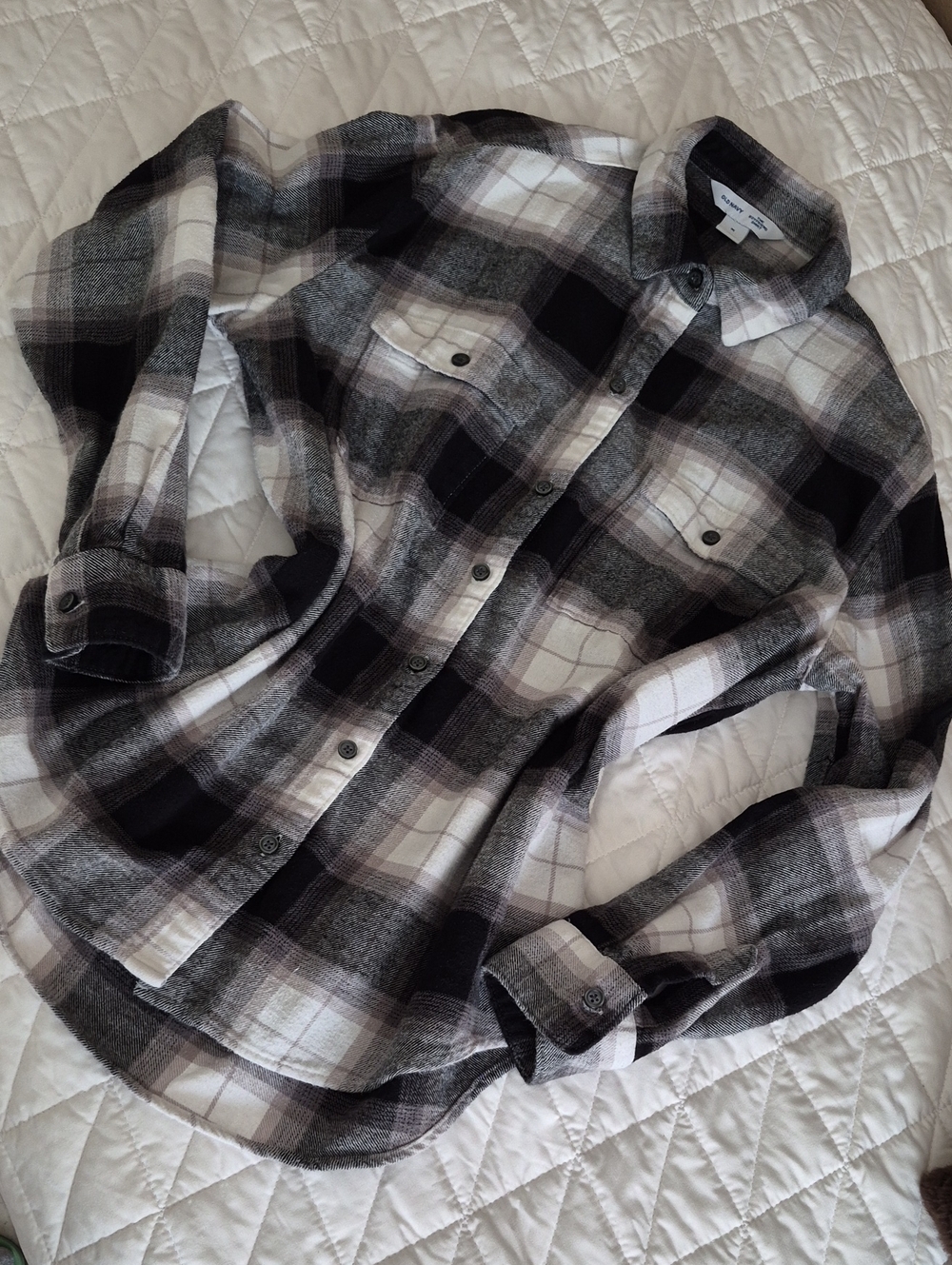 Ladies Old Navy Boyfriend Flannel Button Down Shirt